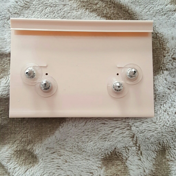 Kirk's Folly ~ Pair of 2 crystal Earrings - Picture 4 of 4