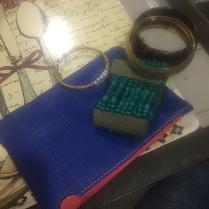 Make up bag ipsy. With bracelets
