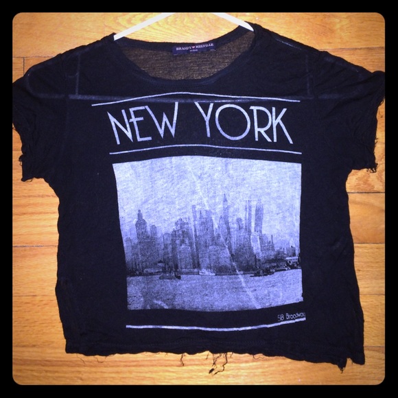 New York short sleeved crop top from Pacsun.
