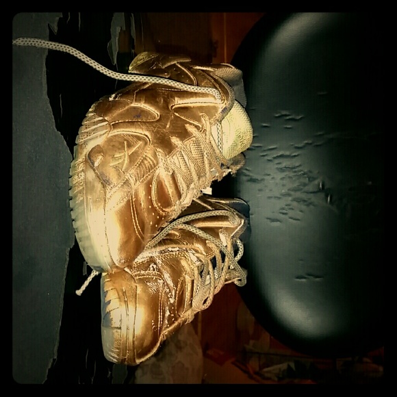 Customized reebok kamikaze size 7