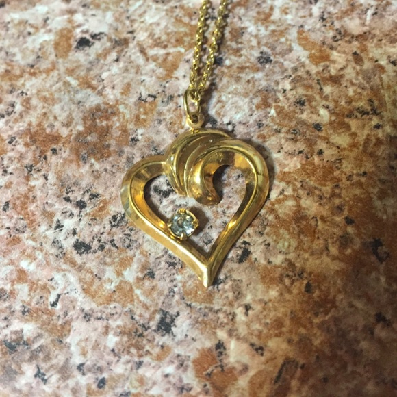 Gold necklace with diamond stud