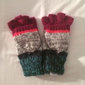 fingerless gloves