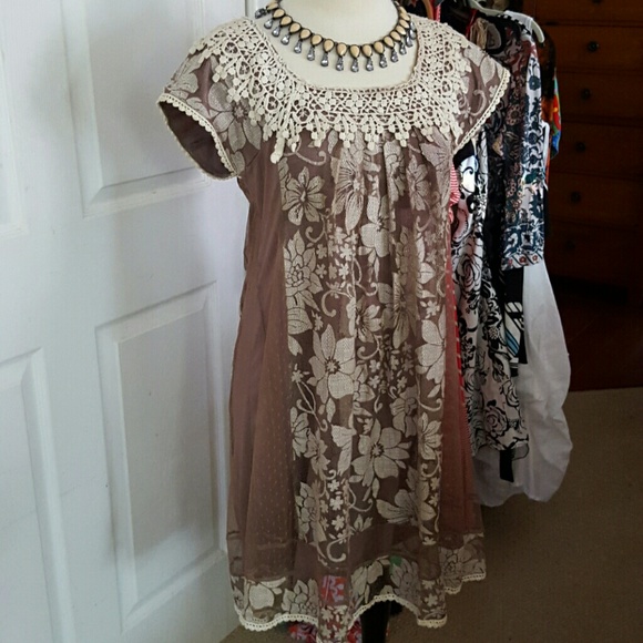 GORGEOUS AREVE LACE DRESS SIZE SMALL,  BEIGE/BROWN