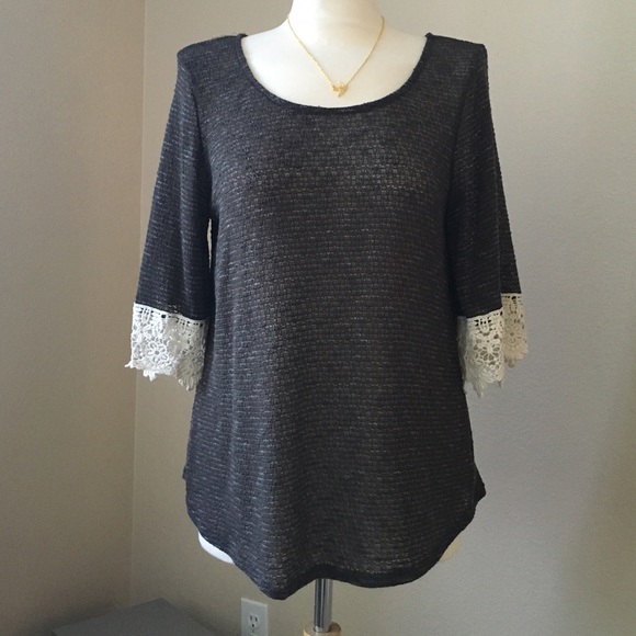Tops - Crochet Sleeved Top 🆕 NWOT