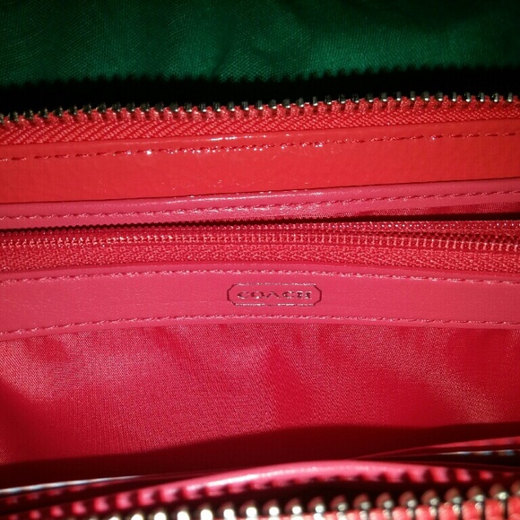 Authentic Coach wallet - Picture 3 of 4