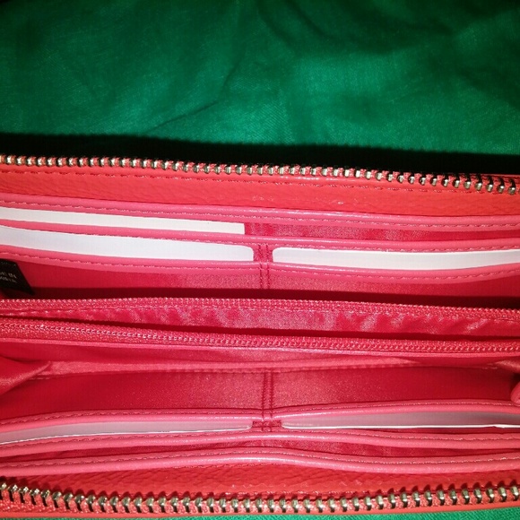 Authentic Coach wallet - Picture 4 of 4