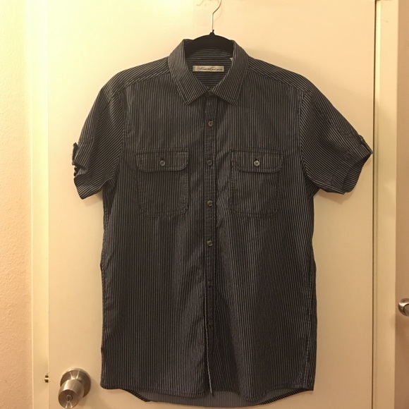Kenneth Cole collar short sleeves