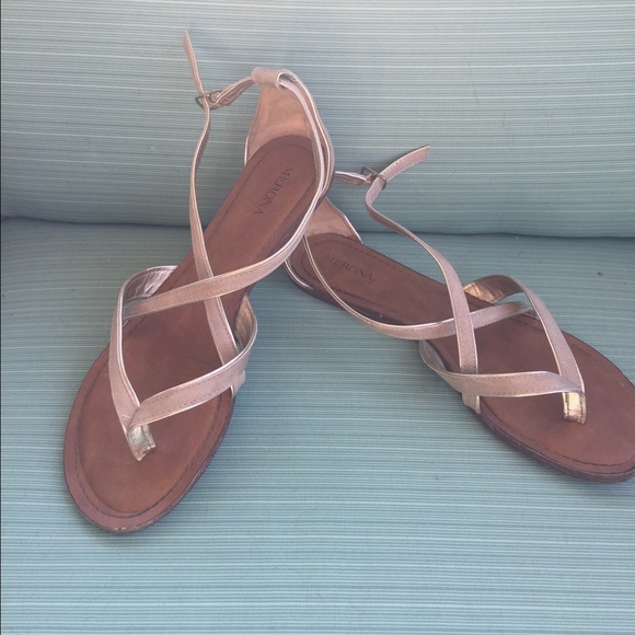 Light gold/tan strappy sandals - Picture 1 of 2