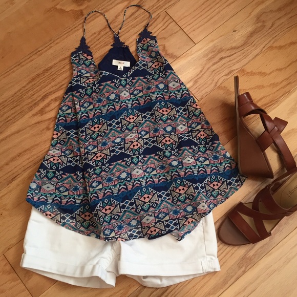 ⬇️ Price Drop, 🌸🌸Aztec print summer top. Size M