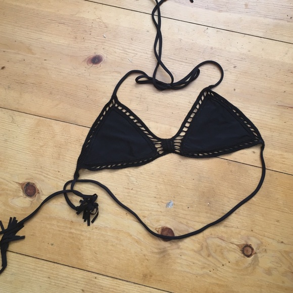 Acacia 2016 Andy top in black