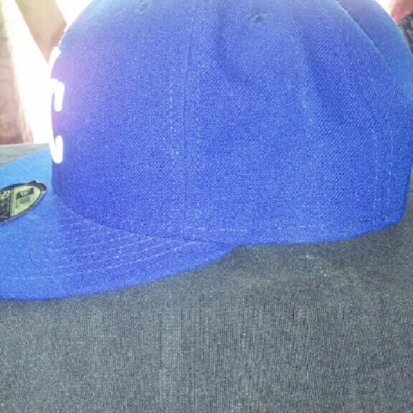 Authentic fitted cap - Picture 2 of 4