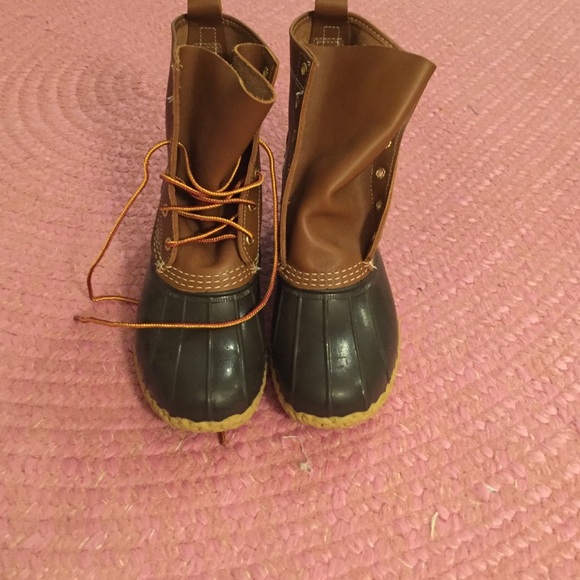 Women's size BRAND NEW size 7 L.L Bean boots