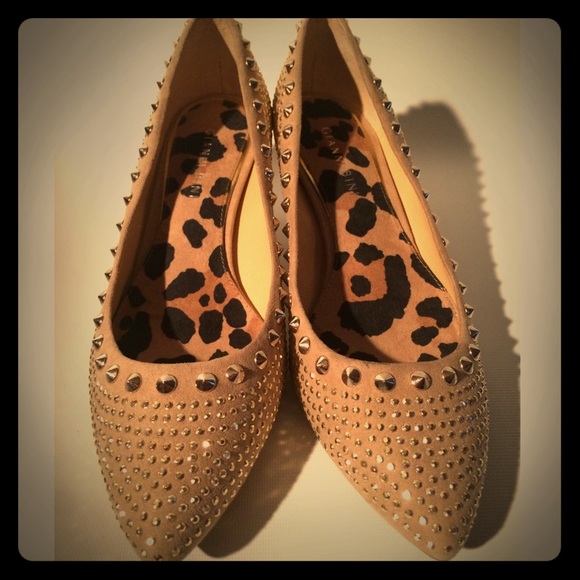Sold 🎉Gianni Bini suede studded heels Sz 7.5
