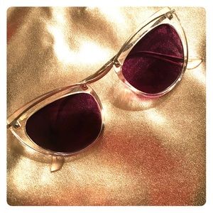 😻Clear Cat Eye Sunglasses😻