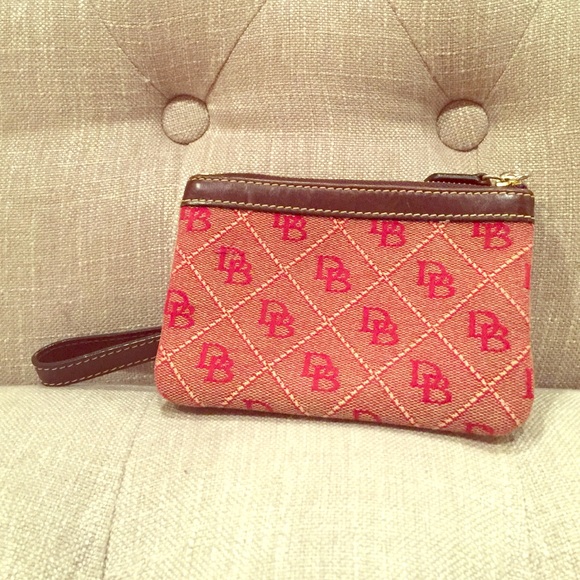 Dooney & Brouke wristlet - Picture 1 of 3