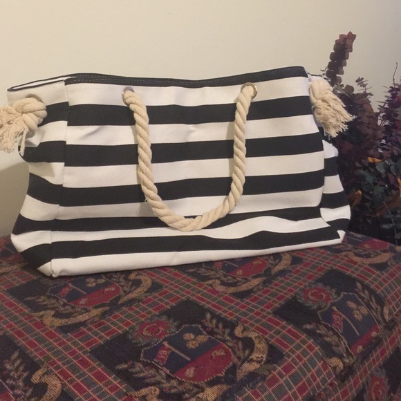 Canvas tote with vinyl monogram