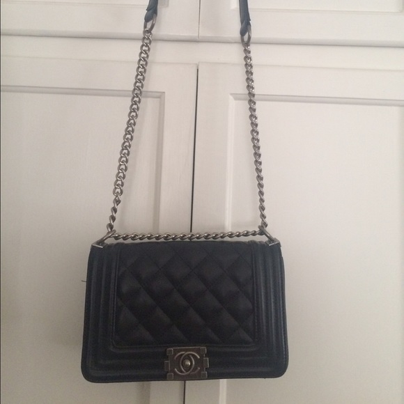 Quited crossbody.
