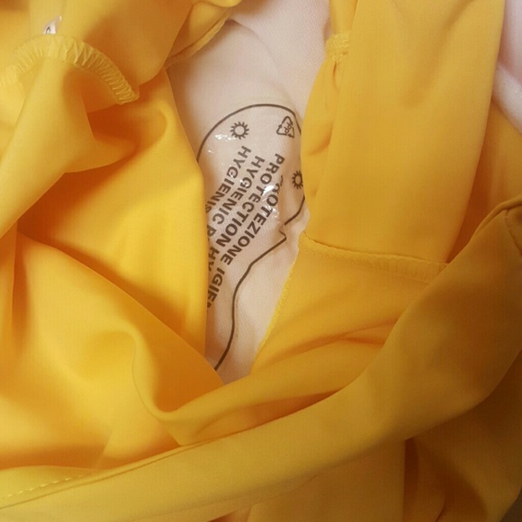 Swimsuit - Picture 3 of 4