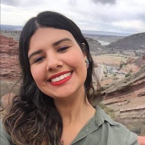 Meet your Posher, Denise