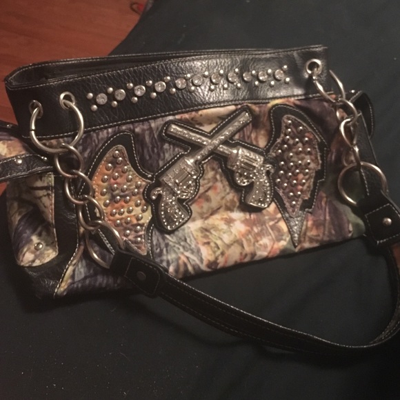 Camo purse. 🔫 - Picture 3 of 3