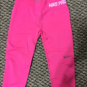 Small Nike compression Capri