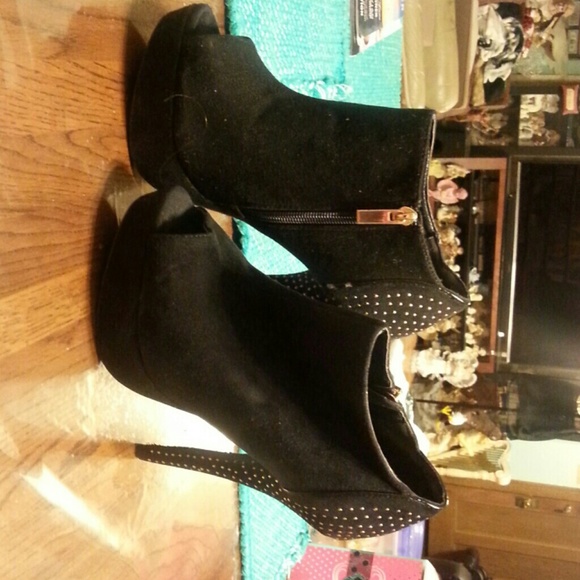 Speed limit 98 ankle books