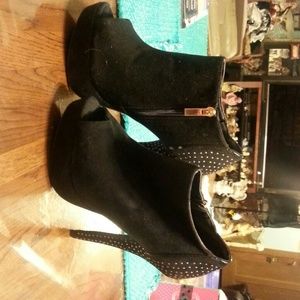 Speed limit 98 ankle books