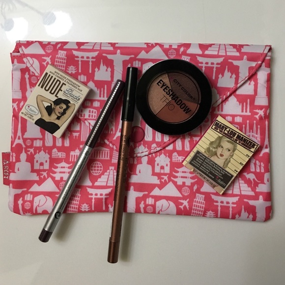 Unused Eye makeup bundle with bag