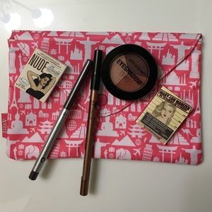 Unused Eye makeup bundle with bag