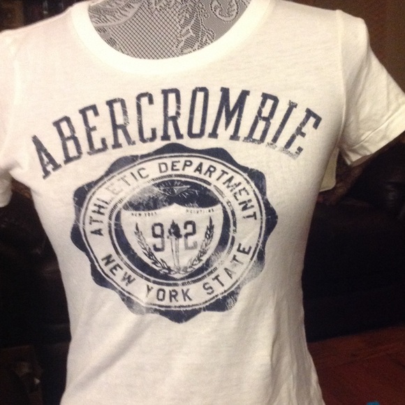 😊ABERCROMBIE T SHIRT😊