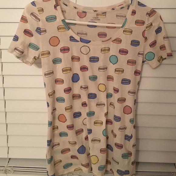 macaroon printed tshirt