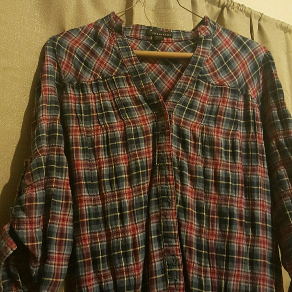 Top - Picture 2 of 3