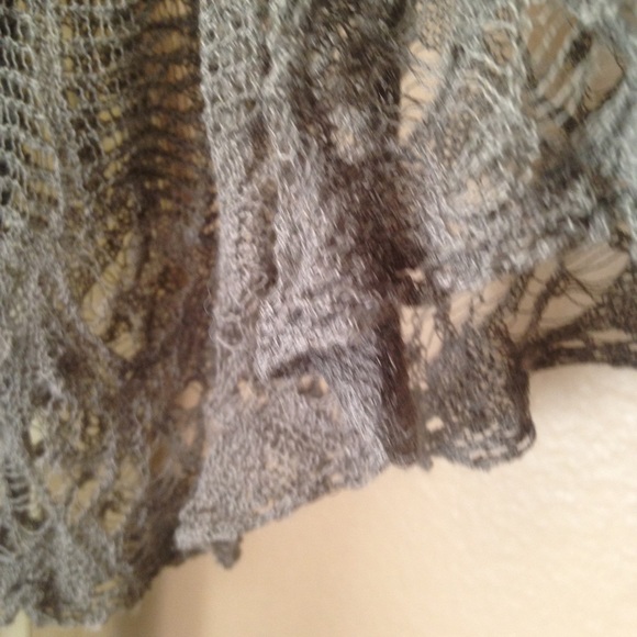 🌷We the Free🌷 t-shirt and crochet tunic - Picture 4 of 4