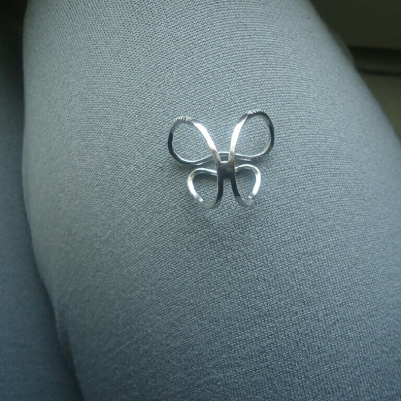 Sterling Silver Cubic Zirconia Open Heart Ring - Picture 3 of 4