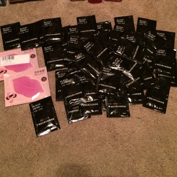47 pore strip masks + 2 free lip masks