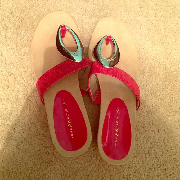 Anne Klein red and brown sandal