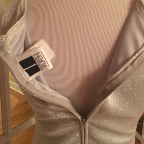 SOLD/TRADED Tadashi Metallic Slimming/Stunning Max - Picture 4 of 4