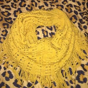 Yellow knit scarf