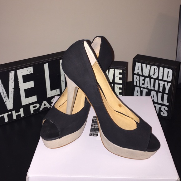 Aldo Peep Toe Heels - Picture 2 of 4