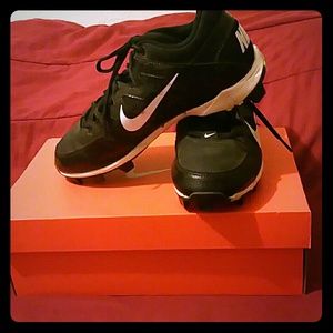 Softball shoes