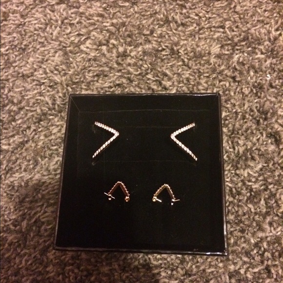 Victoria's Secret earrings and bracelet set