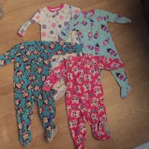 4 pack of 18M long sleeved, footed fleece onesies!