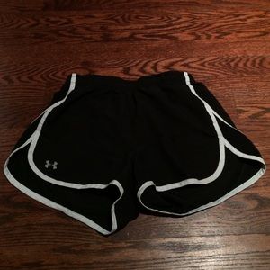 UNDER ARMOR running shorts