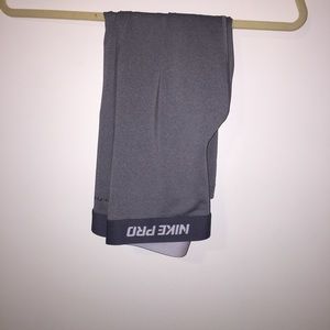 Nike pro crop workout pants