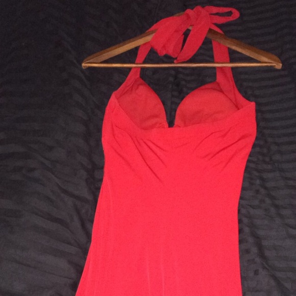 Red Prom/Evening gown-Windsor👗✨ - Picture 2 of 4