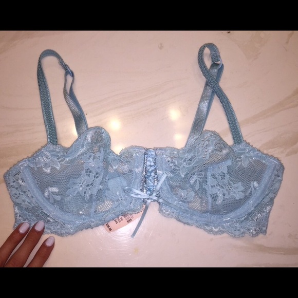 Victoria secret baby blue laced bralette ☄