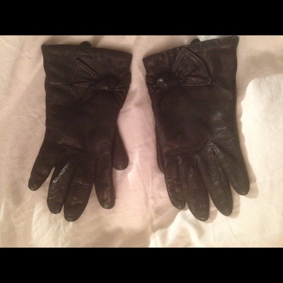 Black leather gloves