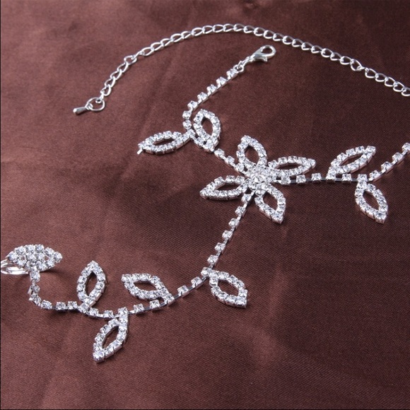 STUNNING Rhinestone leaf anklet with toe ring! - Picture 3 of 3
