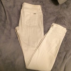 White skinny jeans
