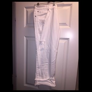 White Jean Capri pants- rugged wash with holes